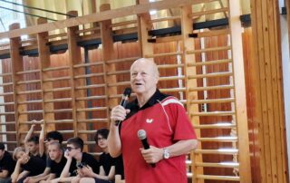 Jónyer István a mező suliban járt